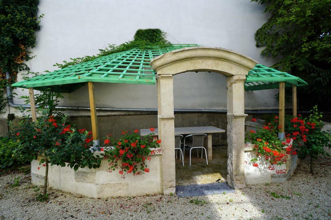 Готель Auberge Des Capucins Шатійон-сюр-Сен Екстер'єр фото